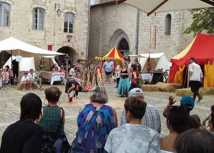 La Ferme Des Paons By Interhome * Montagudet